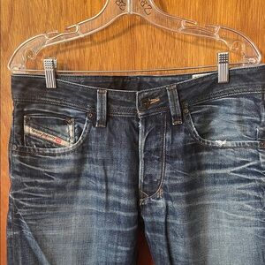 Diesel Men’s Blue Washed Slim Straight Jeans. New w/o tag. Size 32
